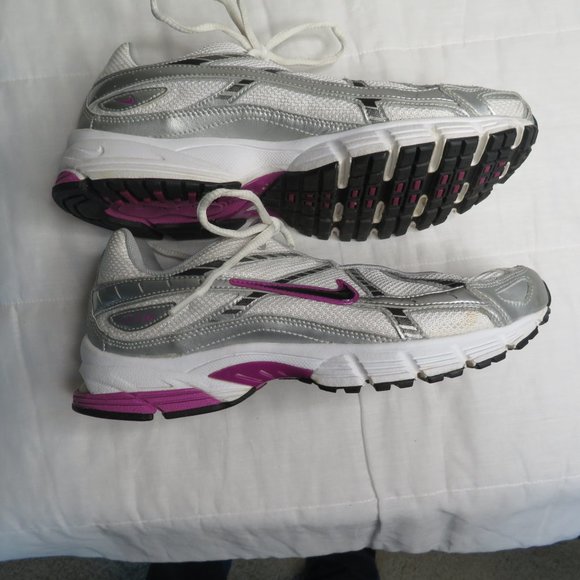 Nike Air BRS1000 Athletic Shoes Size 9.5 main image 5